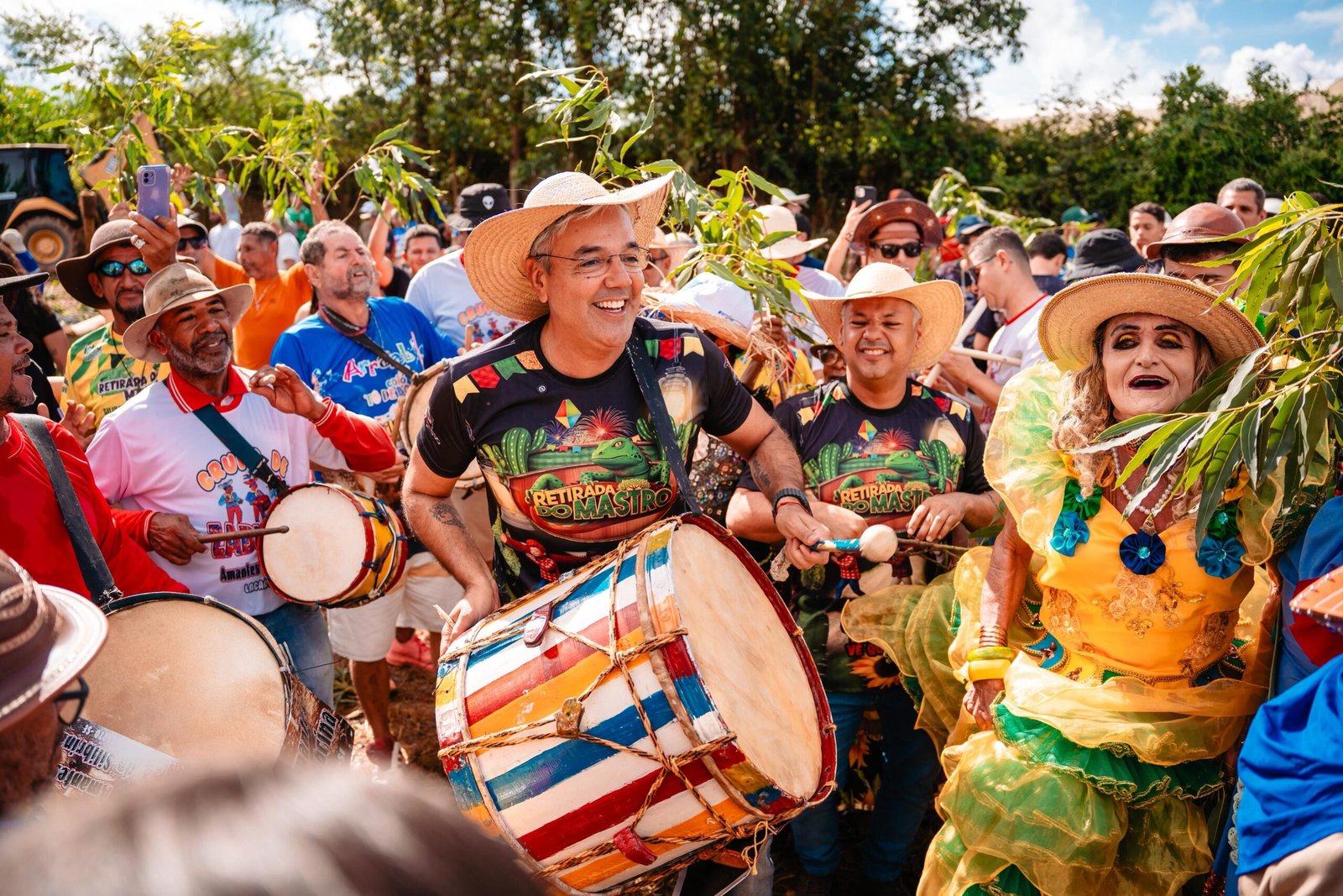 FESTIVAL DA MANDIOCA 2026: PEGA DO MASTRO REÚNE MULTIDÃO EM LAGARTO COM CORTEJO TRADICIONAL E SHOWS