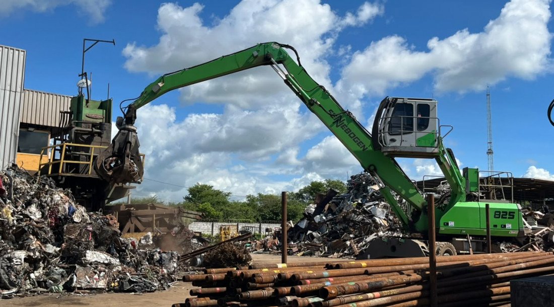 Governo de Sergipe apoia fábrica que transforma sucata em novos caminhos para o setor