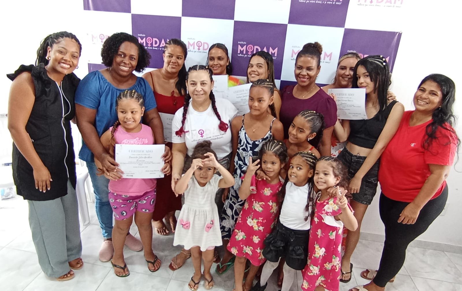 Dra. Clécia Carvalho torna-se madrinha da primeira turma do curso de Tranças Nagô
