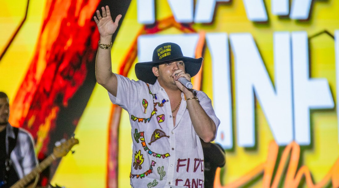 LEONNE O NOBRE, THIAGO AQUINO E NATANZINHO LIMA SÃO AS ATRAÇÕES DA 1ª ‘TERÇA DO ARROCHA’ NO ARRAIÁ DO POVO