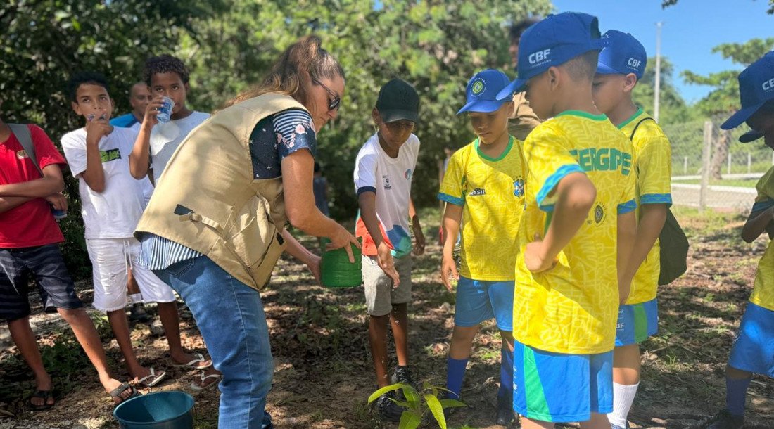 Parque dos Cajueiros vira sala de aula a céu aberto e reúne esporte, lazer e educação ambiental para crianças