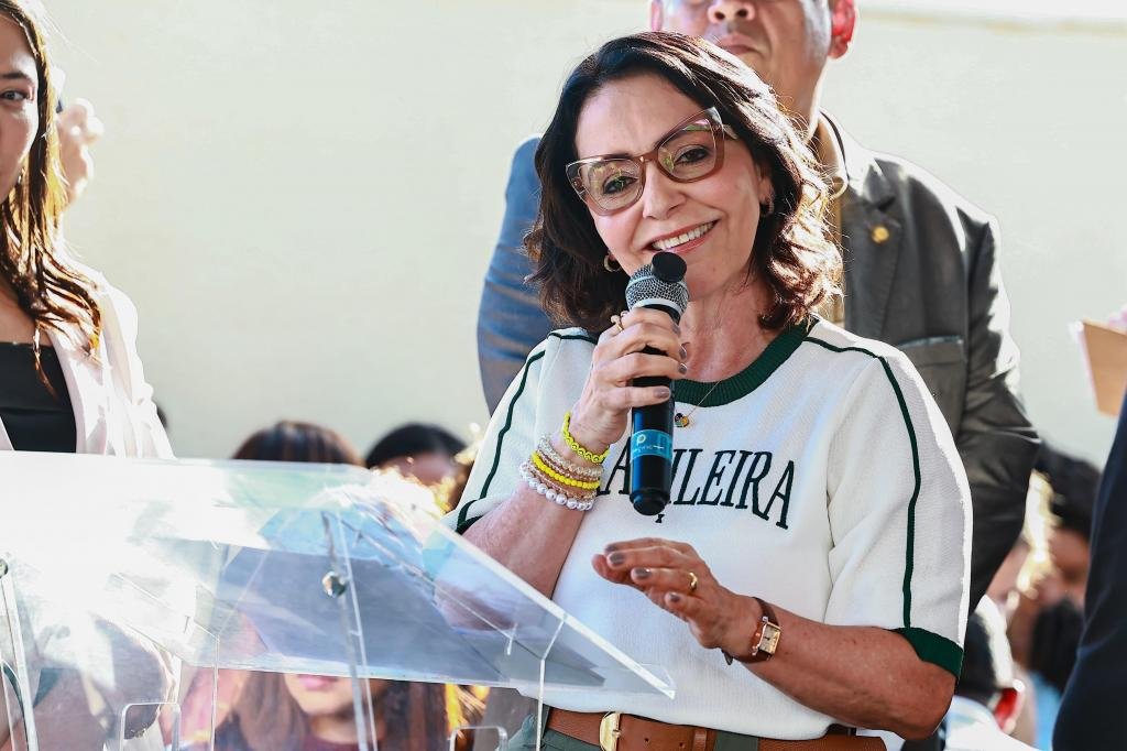 Prefeita Emília Corrêa participa da inauguração da Casa da Mulher Brasileira