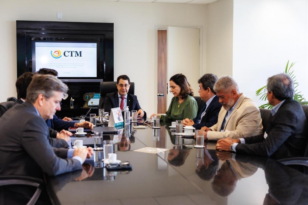 Prefeita Emília Corrêa apresenta ao Ministério Público o novo modelo para licitação do transporte coletivo