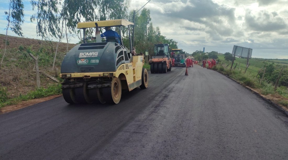 RESTAURAÇÃO DE RODOVIA QUE LIGA ITABI A AO MUNICÍPIO GRACCHO CARDOSO CHEGA A QUASE 90% DE CONCLUSÃO