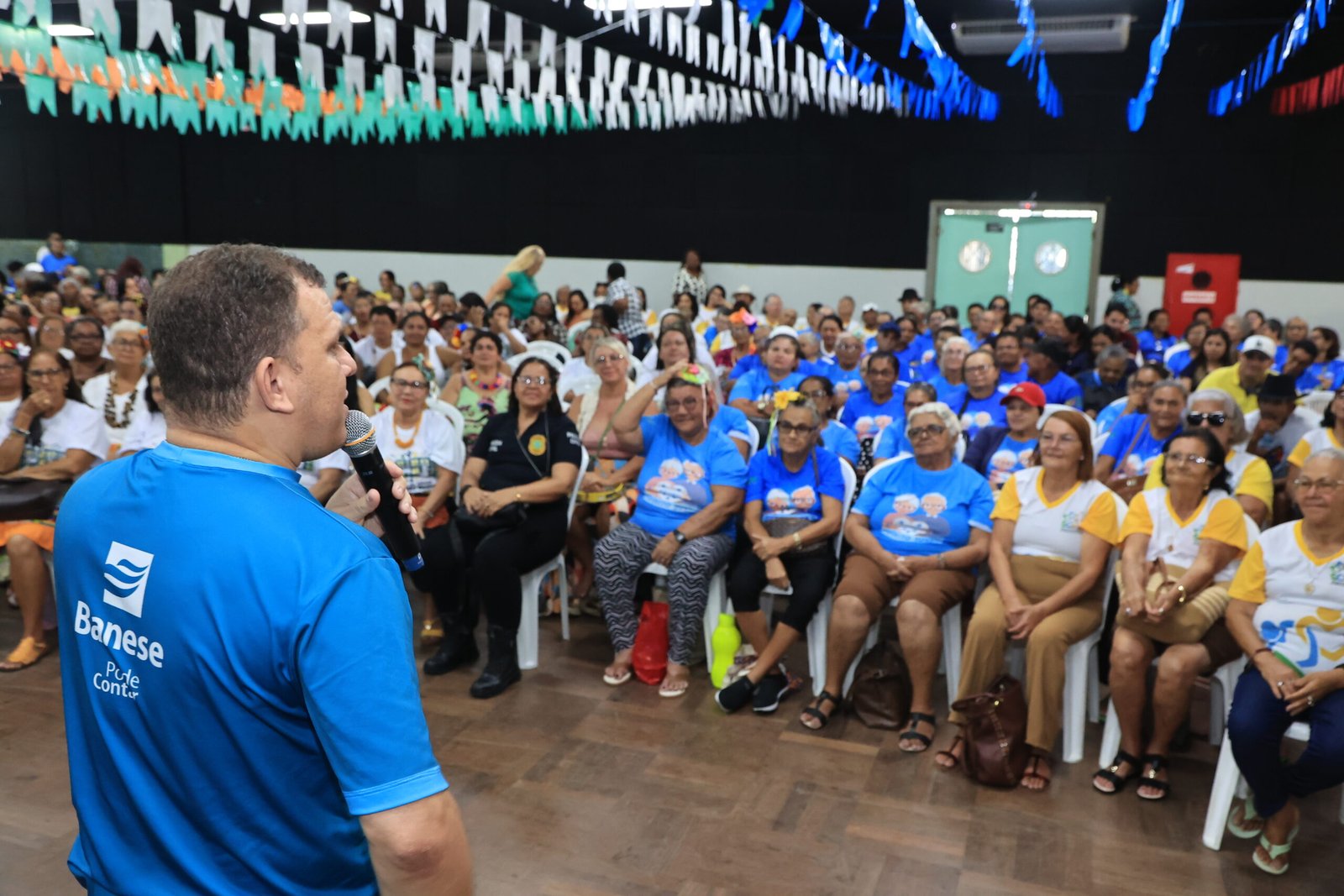 Banese leva orientações sobre educação financeira para pessoas 60+ durante evento da Seasic