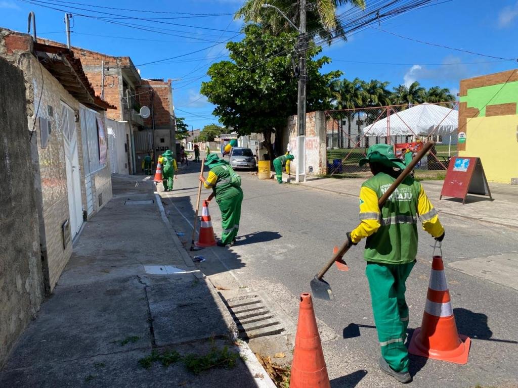 PMA mantém cronograma de mutirões e amplia serviços de limpeza em Aracaju