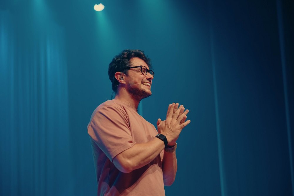 Deive Leonardo traz a Aracaju a turnê mundial “O Despertar” no dia 11 de julho