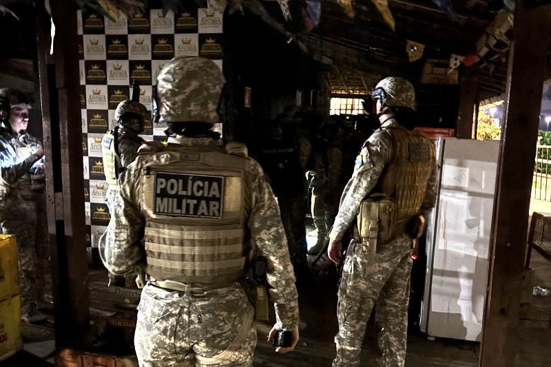 PM negocia rendição de homem em surto psicótico e encerra crise no Bairro Industrial, em Aracaju