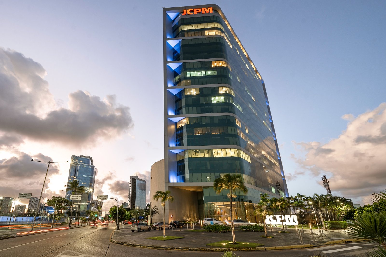 Grupo JCPM participa da ExpoShopping, maior feira de negócios do setor na América Latina