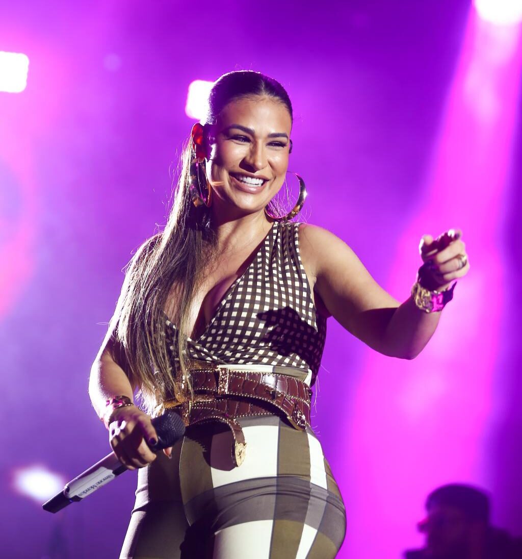 Simone Mendes, Seu Desejo e Fogo na Saia comandam 5ª noite do Forró Caju