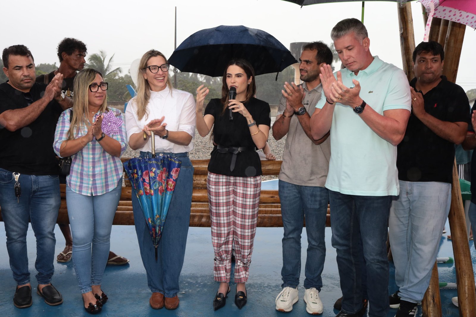 Yandra Moura entrega obras, veículos e assina ordens de serviço em Capela