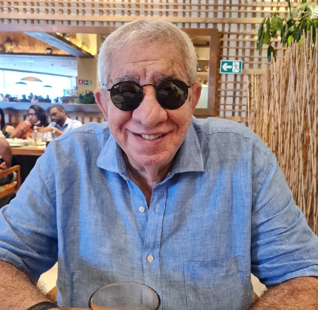 MORRE O JORNALISTA DIÓGENES BRAYNER, AOS 79 ANOS, EM DECORRÊNCIA DE UM CÂNCER DE PÂNCREAS