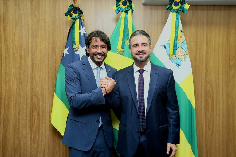 Avilé Dantas toma posse como vereador na Câmara Municipal de Aracaju