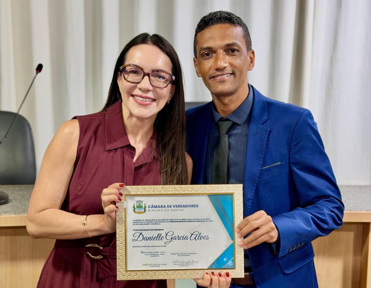 Danielle Garcia recebe Título de Cidadã Riachãoense em sessão solene da Câmara Municipal