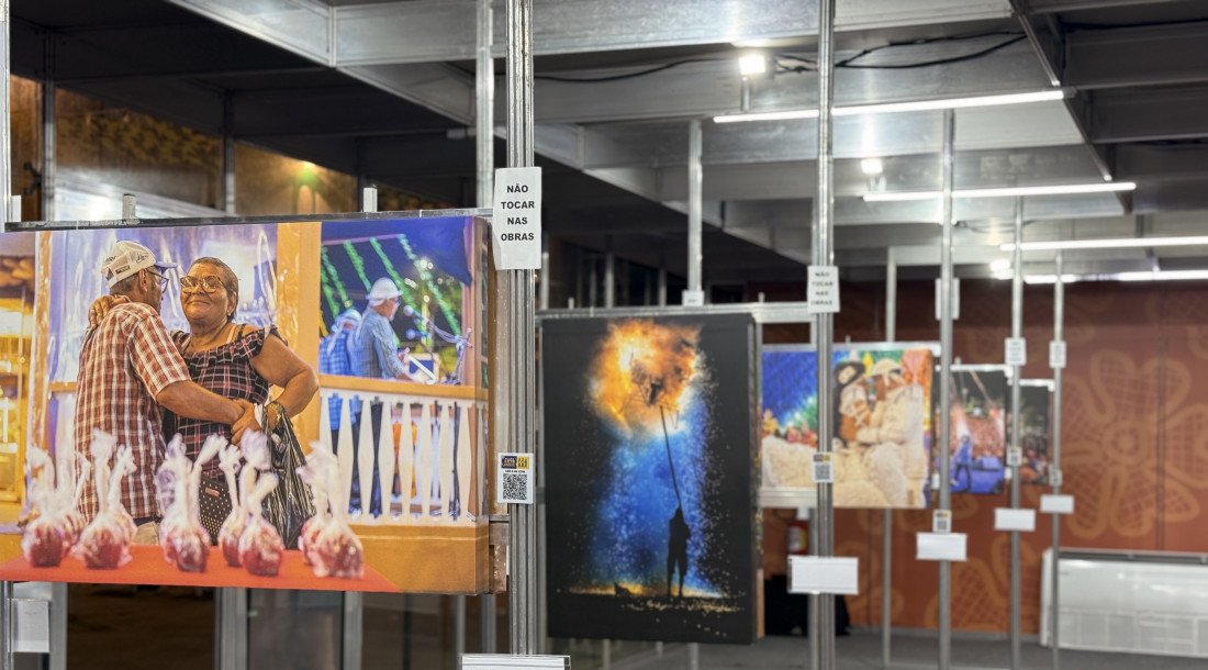 VILA DO FORRÓ REÚNE GRANDE PÚBLICO EM NOITE DE SÃO PEDRO E ABERTURA DE EXPOSIÇÃO FOTOGRÁFICA. NA ORLA
