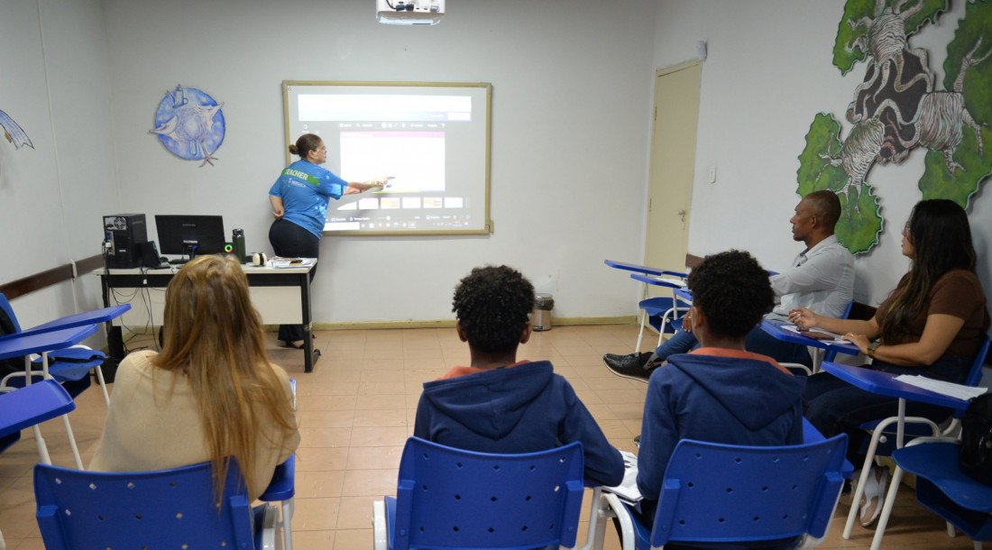 Centro Estadual de Idiomas fortalece o ensino de línguas e amplia oportunidades a estudantes