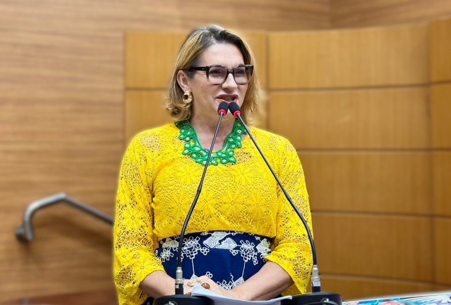 Linda Brasil cobra do Governo cumprimento de decisão do STF sobre direitos do magistério