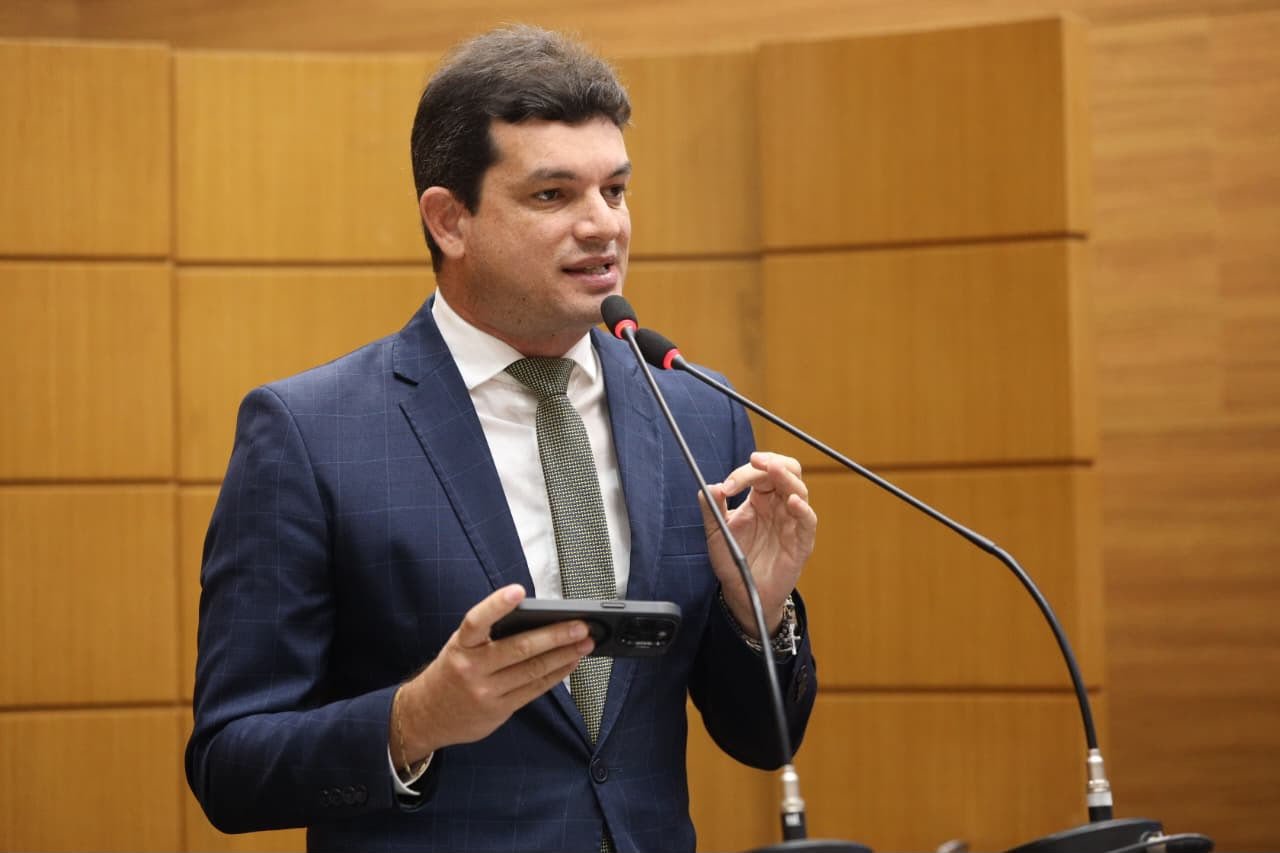PAULO JÚNIOR APRESENTA PROJETO PARA INCLUIR FORRÓ, XOTE, XAXADO E BAIÃO NO CURRÍCULO DA REDE ESTADUAL DE ENSINO