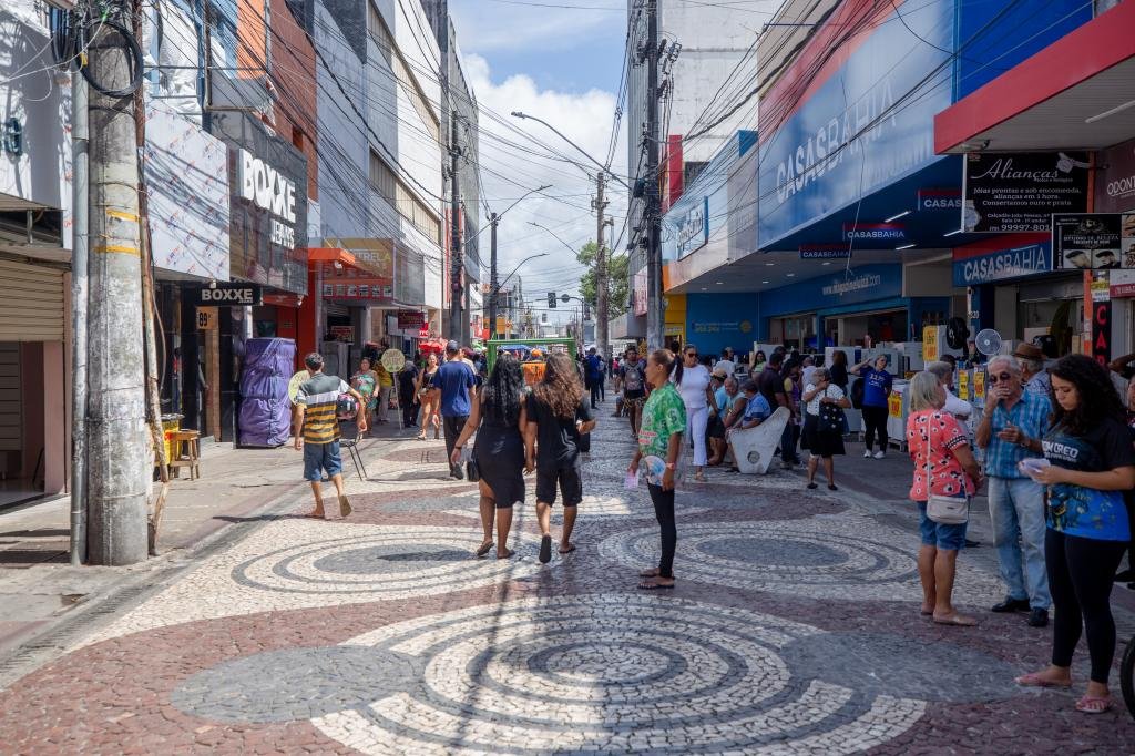 Aracaju amplia contratações e mantém geração de empregos formais em maio