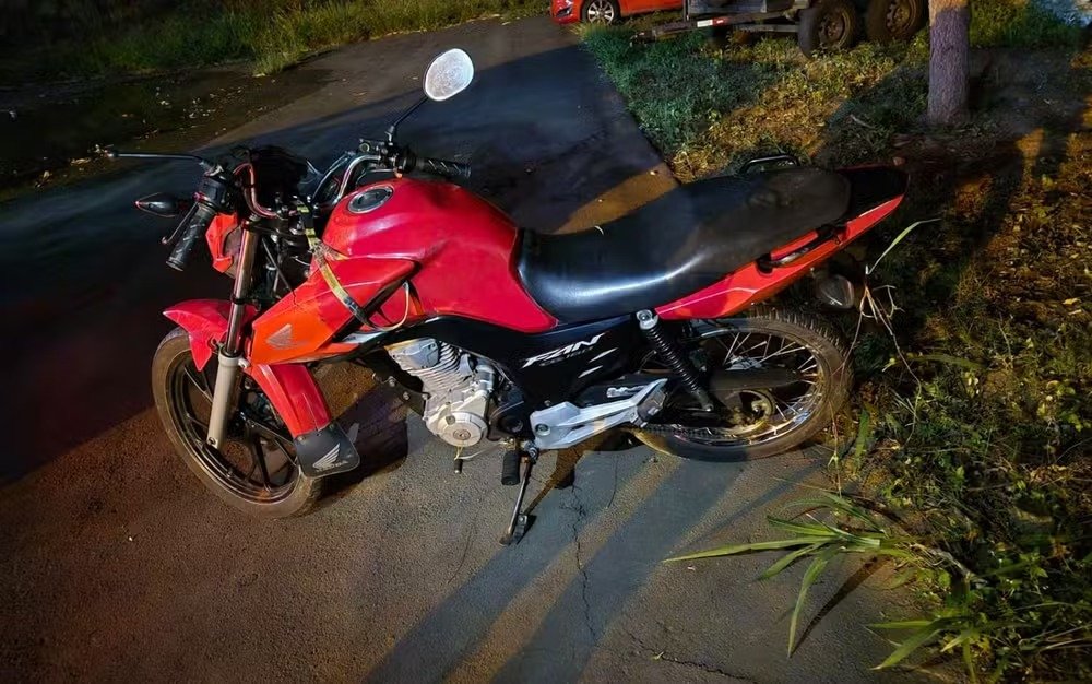 Motociclista morre e mulher fica ferida após acidente na rodovia SE-230, próximo à entrada de Canindé