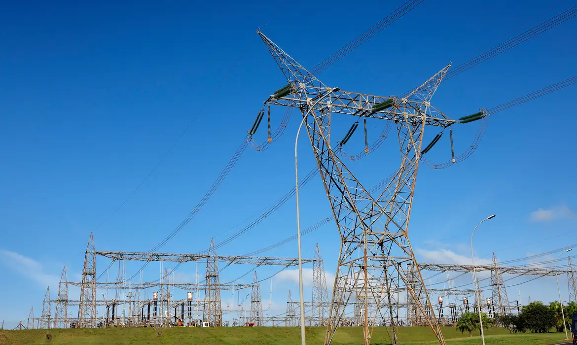 Comitê antecipa geração de energia para evitar impactos do El Nino
