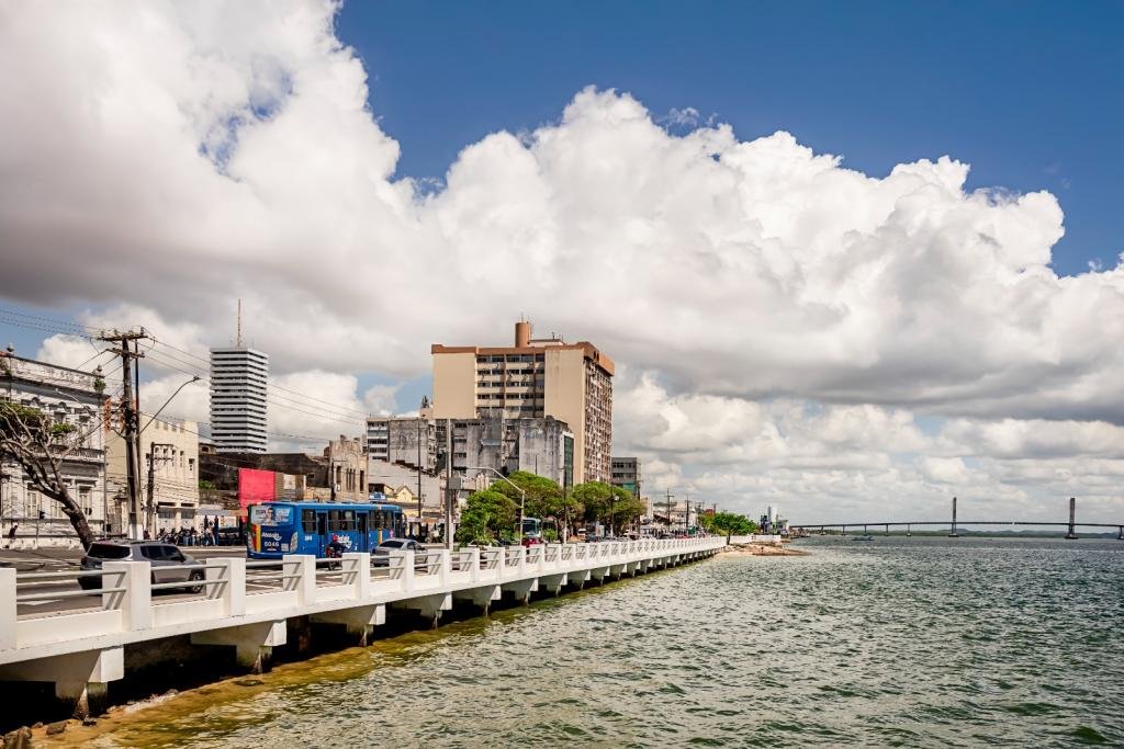 ARACAJU SE DESTACA NO BRASIL COM LIDERANÇA NA GERAÇÃO DE EMPREGOS EM DIVERSOS SETORES DA ECONOMIA