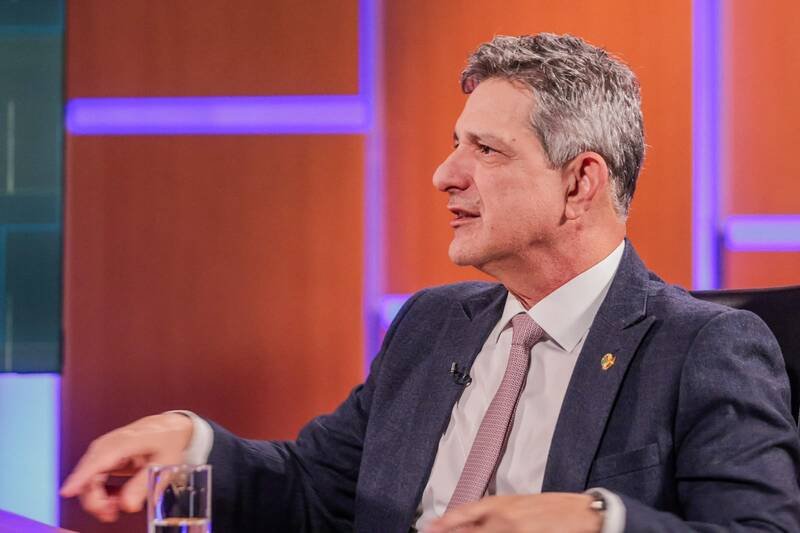 SENADOR ROGÉRIO CARVALHO DESTACA INVESTIMENTOS NA SAÚDE, FORTALECIMENTO DO SUS E NOVA POLÍTICA INDUSTRIAL