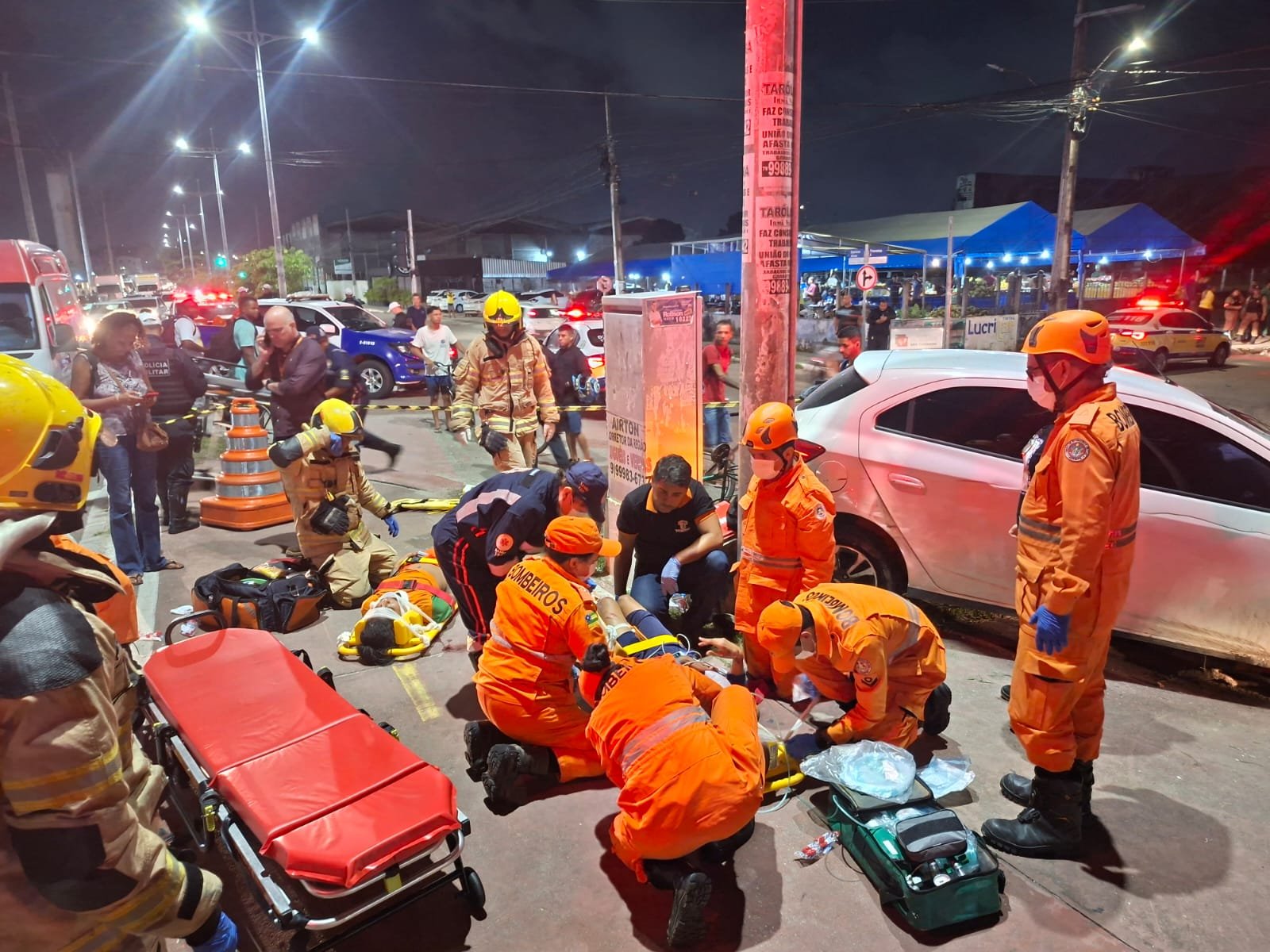 Acidente envolvendo um carro e bicicleta deixa duas pessoas feridas no bairro Inácio Barbosa, em Aracaju