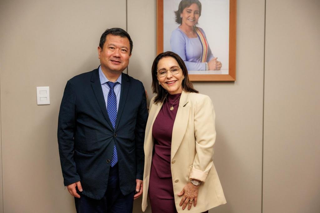 PREFEITA EMÍLIA RECEBE REPRESENTANTES DO CONSULADO CHINÊS E FORTALECE DIÁLOGO PARA FUTURAS PARCERIAS