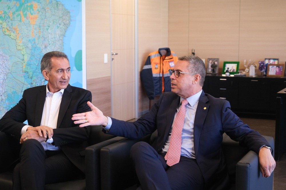 Governador reúne com ministro do Desenvolvimento Regional para acelerar obras da Adutora do Leite