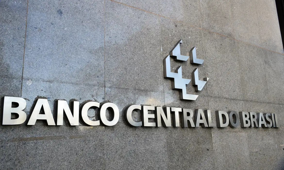 Banco Central e Receita Federal são autorizados a realizar concursos públicos