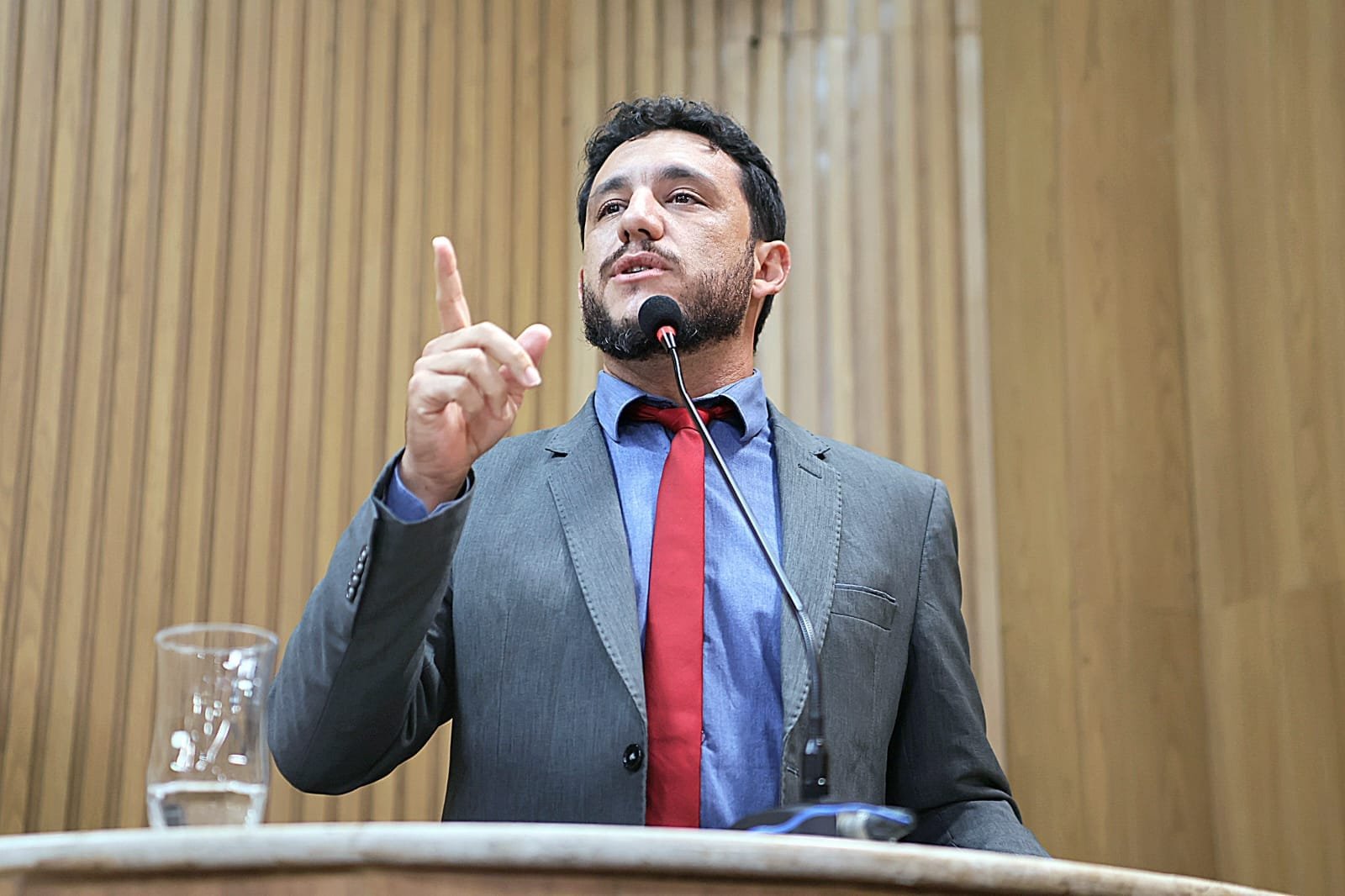 PL de Camilo Daniel propõe política municipal de prevenção à ludopatia