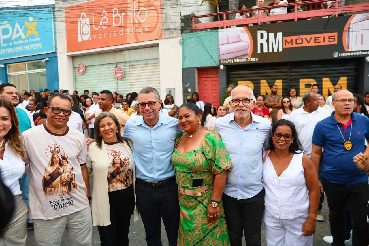 Edvaldo Nogueira participa da Festa de Nossa Senhora do Carmo em Carmópolis