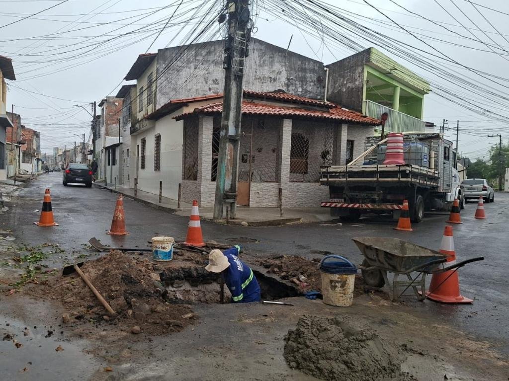 PMA intensifica serviços de manutenção da rede de drenagem em bairros