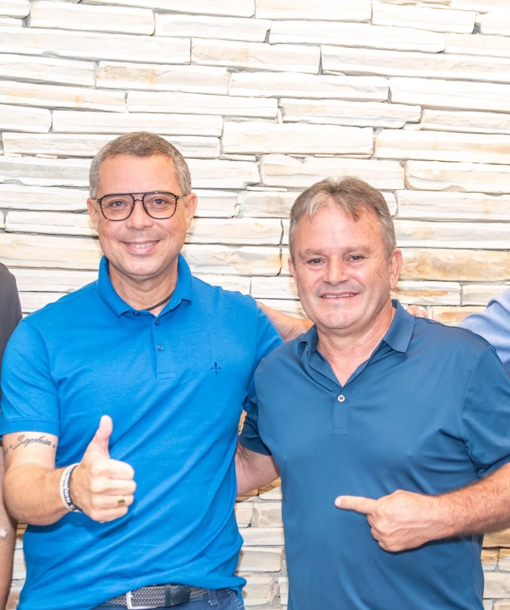 EM SIMÃO DIAS DEFINIDO: MARIVAL SANTANA COM FÁBIO MITIDIERI E CRISTIANO VIANA COM VALMIR DE FRANCISQUINHO