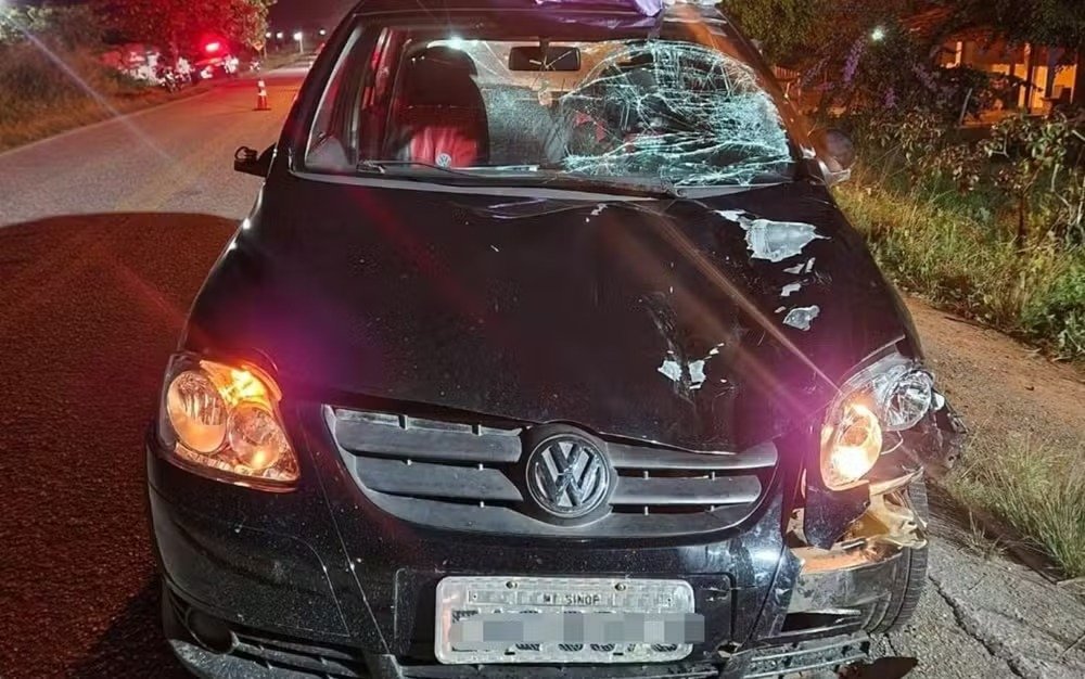 MOTORISTA INVADE CONTRAMÃO, BATE EM MOTOCICLETA E É PRESO NA RODOVIA SE-285, NO MUNICÍPIO DE PEDRINHAS