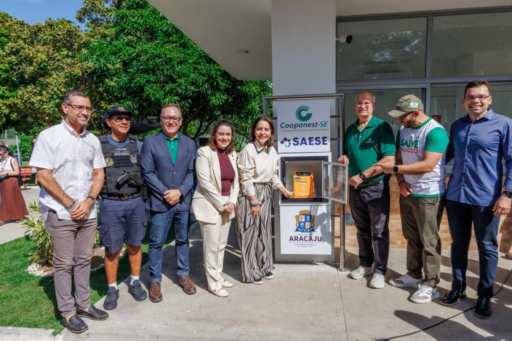 PREFEITA EMÍLIA CORRÊA ENTREGA DESFIBRILADORES NO PARQUE DA SEMENTEIRA E REFORÇA AÇÕES DE PREVENÇÃO À SAÚDE