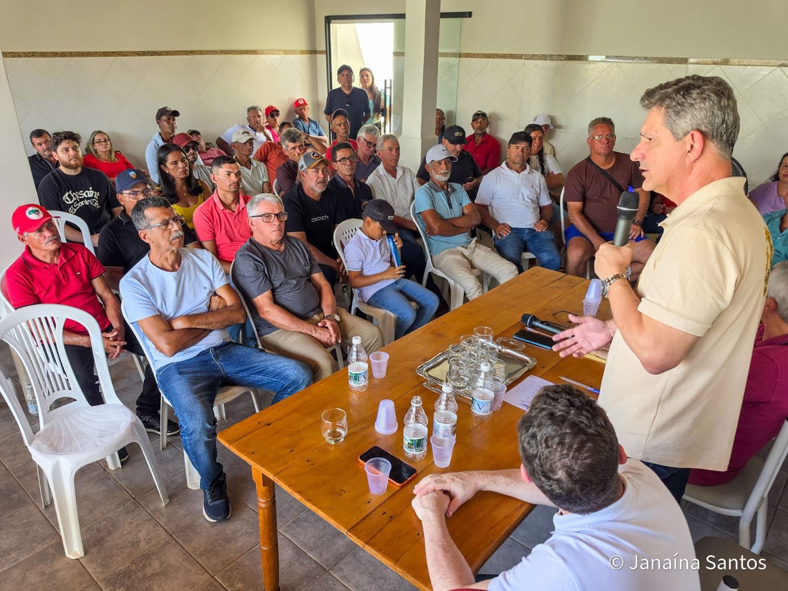 Senador Rogério fortalece diálogo com lideranças de Gararu e reafirma compromisso com sertão