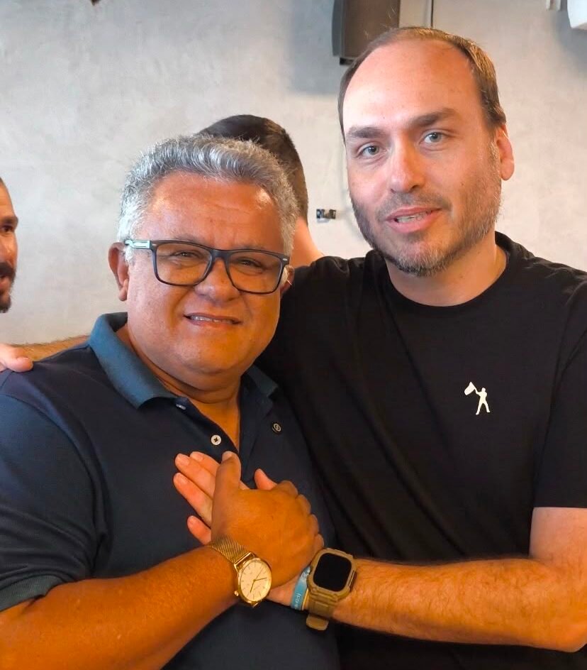 PASTOR ZÉ CARLOS CELEBRA A CONVENÇÃO DE FLÁVIO BOLSONARO E AFIRMA QUE O BRASIL PRECISA DE MUDANÇAS