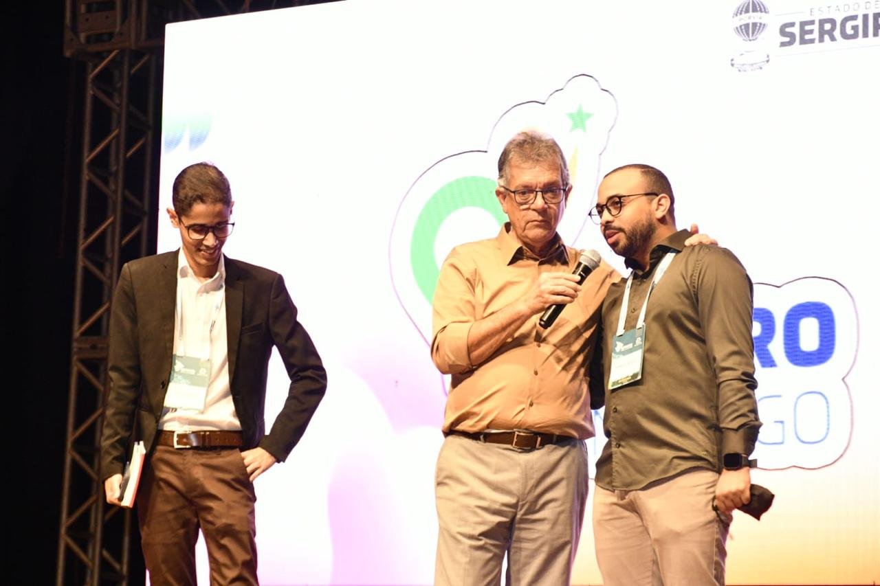 LAÉRCIO INCENTIVA JOVENS A SE QUALIFICAREM PARA APROVEITAR OPORTUNIDADES DO NOVO CICLO DO GÁS