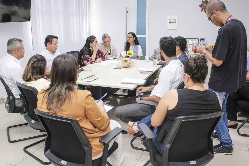 Prefeitura de Aracaju alinha ações de planejamento para a Semana da Juventude 2026