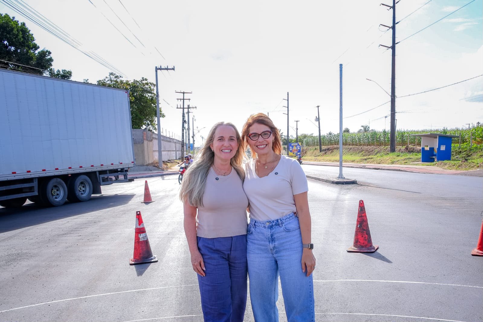 PREFEITA EM EXERCÍCIO SUELY MENEZES RECEBE 1ª DAMA E SECRETÁRIA ÉRICA MITIDIERI EM VISITAS A OBRAS EM LAGARTO
