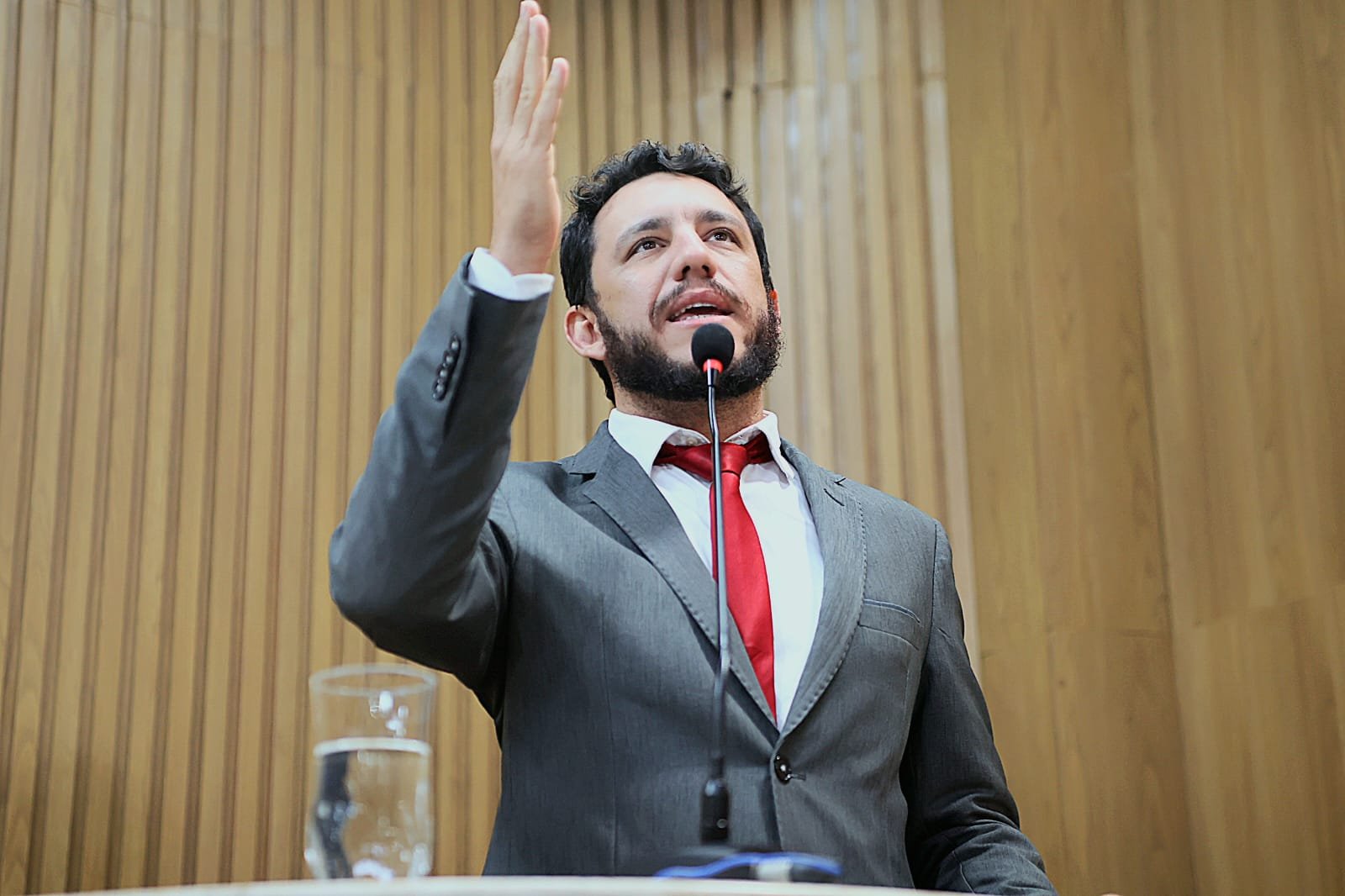 CAMILO DANIEL DEFENDE SOBERANIA BRASILEIRA E ALERTA PARA POSSÍVEL INTERFERÊNCIA DOS EUA NAS ELEIÇÕES DE 2026