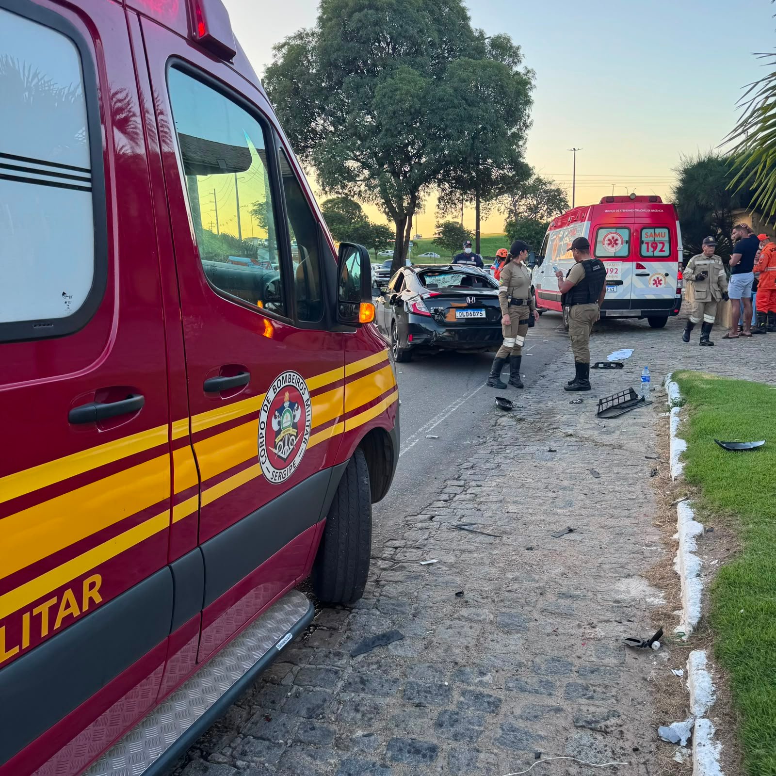 Acidente envolvendo três veículos deixa uma pessoa ferida em Aracaju