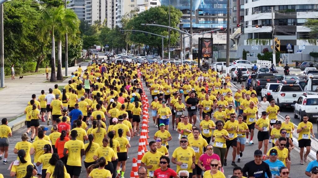 Prefeitura reúne 2 mil corredores na abertura da campanha de respeito à faixa de pedestres