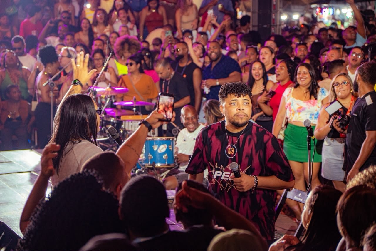Robson Viana destaca valorização dos artistas sergipanos durante gravação de audiovisual de Nona