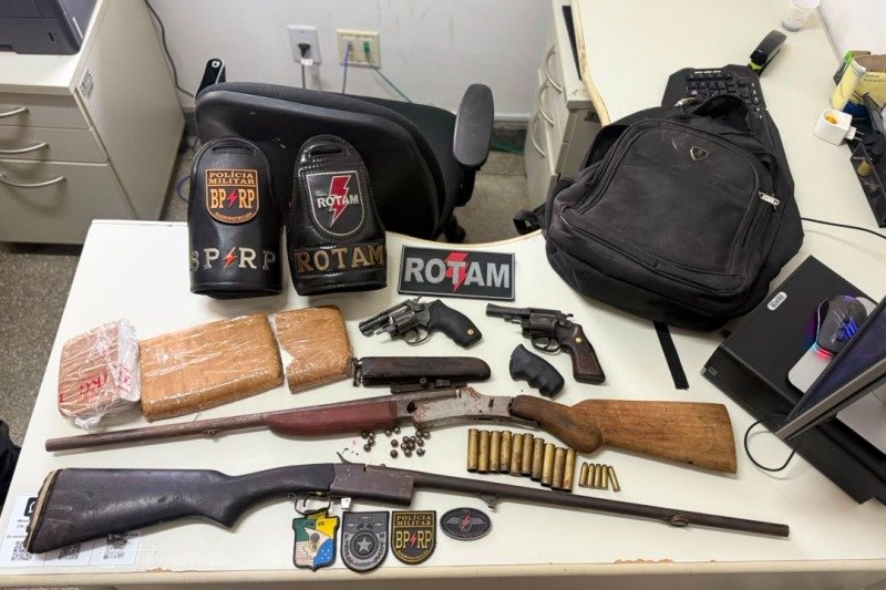 Ação integrada entre PMs de Sergipe e Alagoas apreende cinco armas de fogo e mais de dois quilos de cocaína durante operação da Renoe