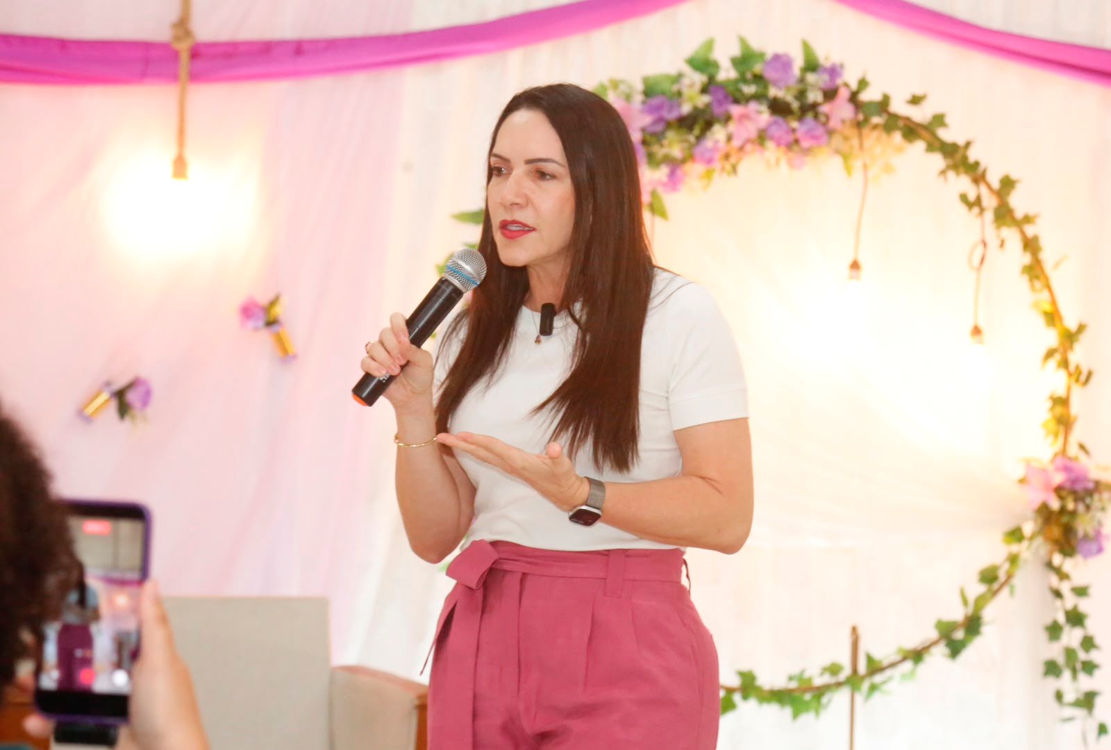 Danielle participa de encontro alusivo ao Agosto Lilás e destaca corrente de apoio às mulheres