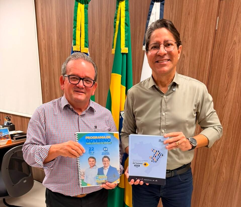 RICARDO MARQUES VISITA FECOMÉRCIO E APRESENTA PLANO DE GOVERNO COM FOCO NA GERAÇÃO DE EMPREGO E RENDA