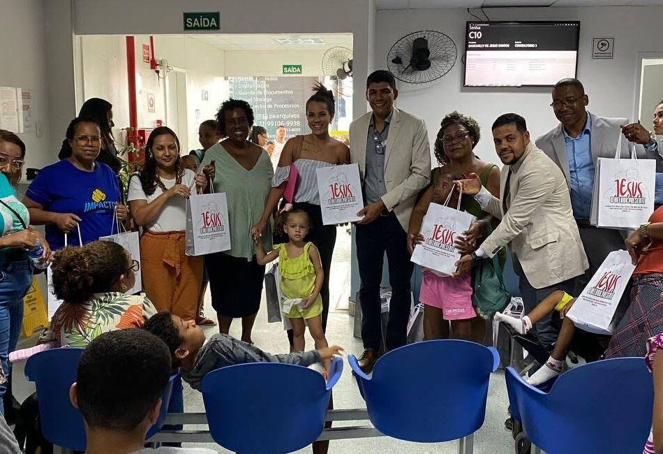 Bíblias ilustradas serão entregues a crianças em tratamento contra o câncer no HUSE